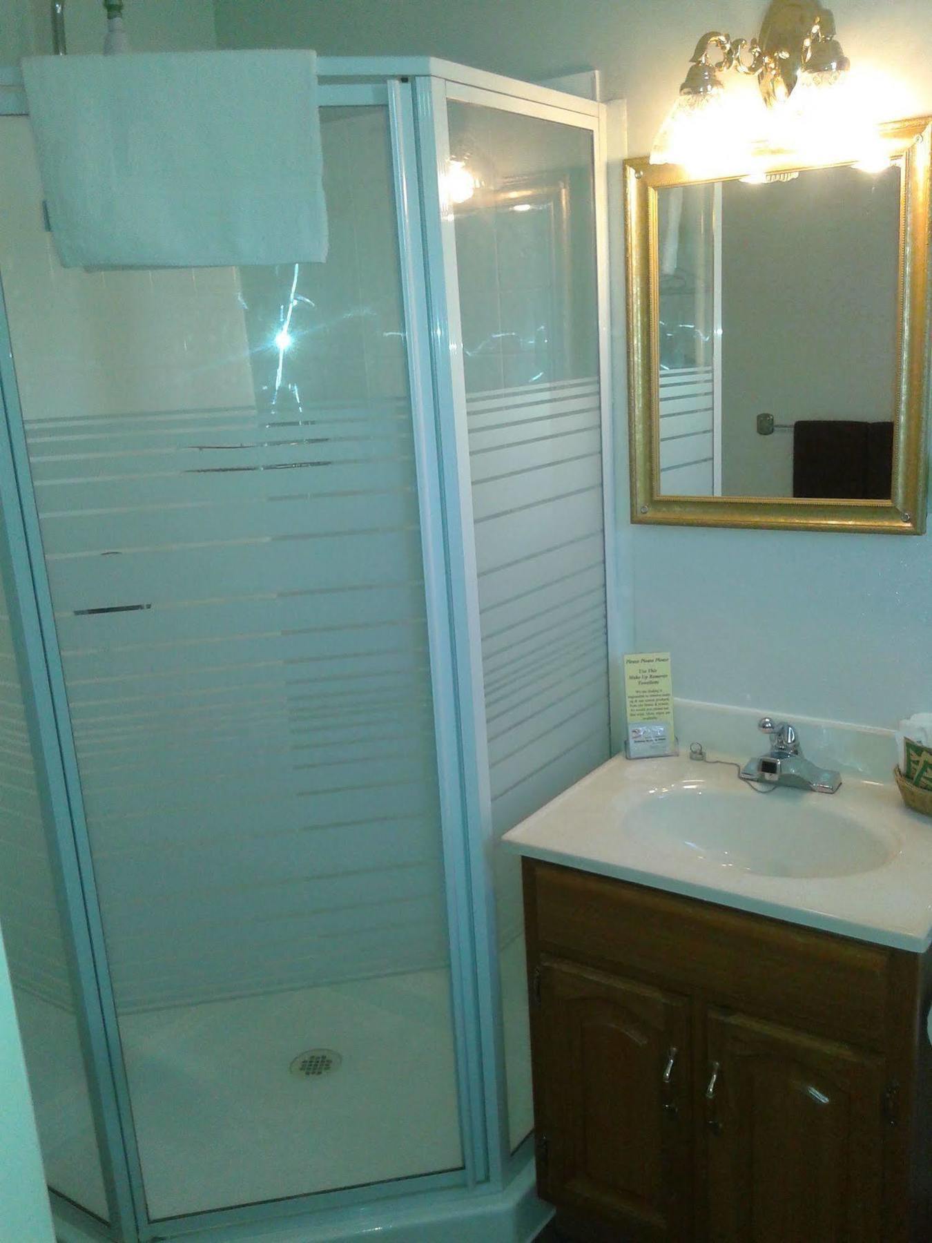 Capricorn Motel Royale 1000 Islands Lansdowne Luaran gambar
