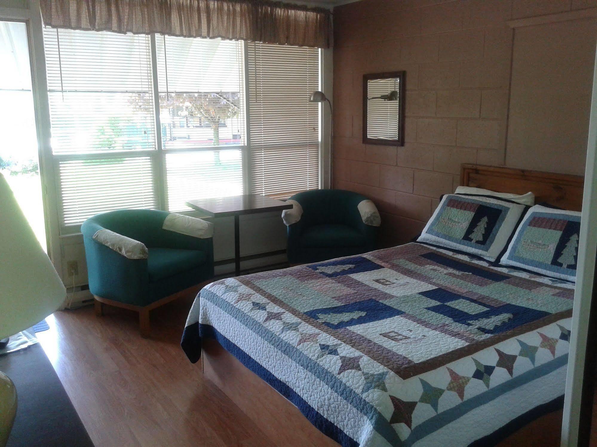 Capricorn Motel Royale 1000 Islands Lansdowne Luaran gambar