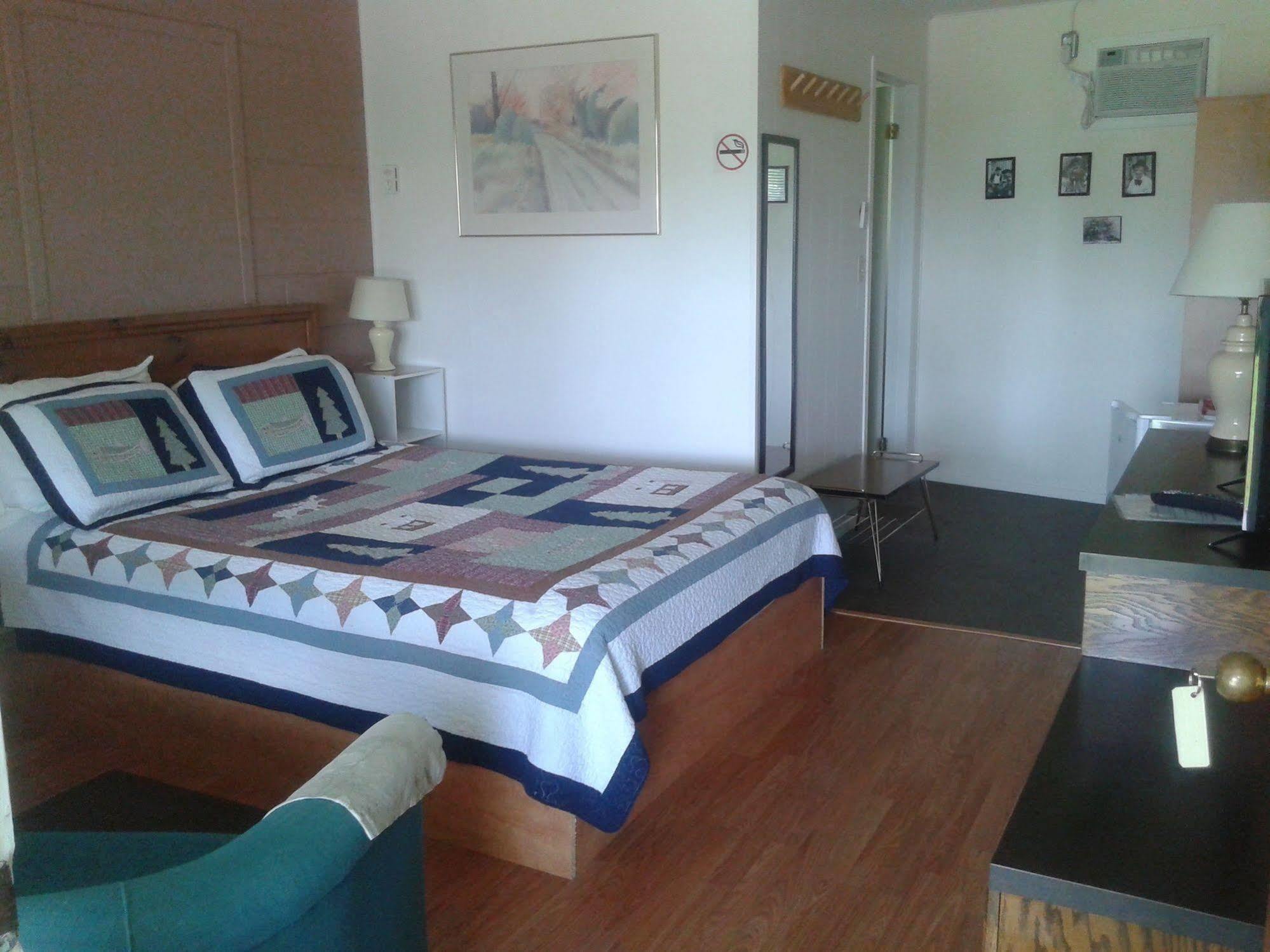 Capricorn Motel Royale 1000 Islands Lansdowne Luaran gambar
