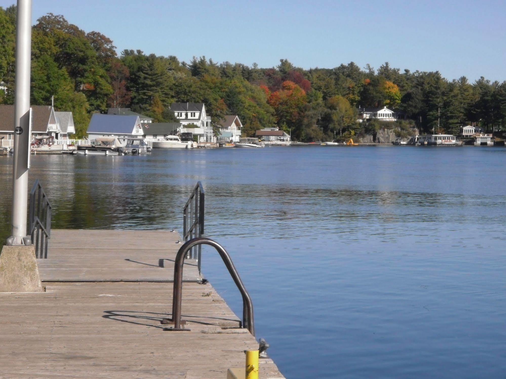 Capricorn Motel Royale 1000 Islands Lansdowne Luaran gambar