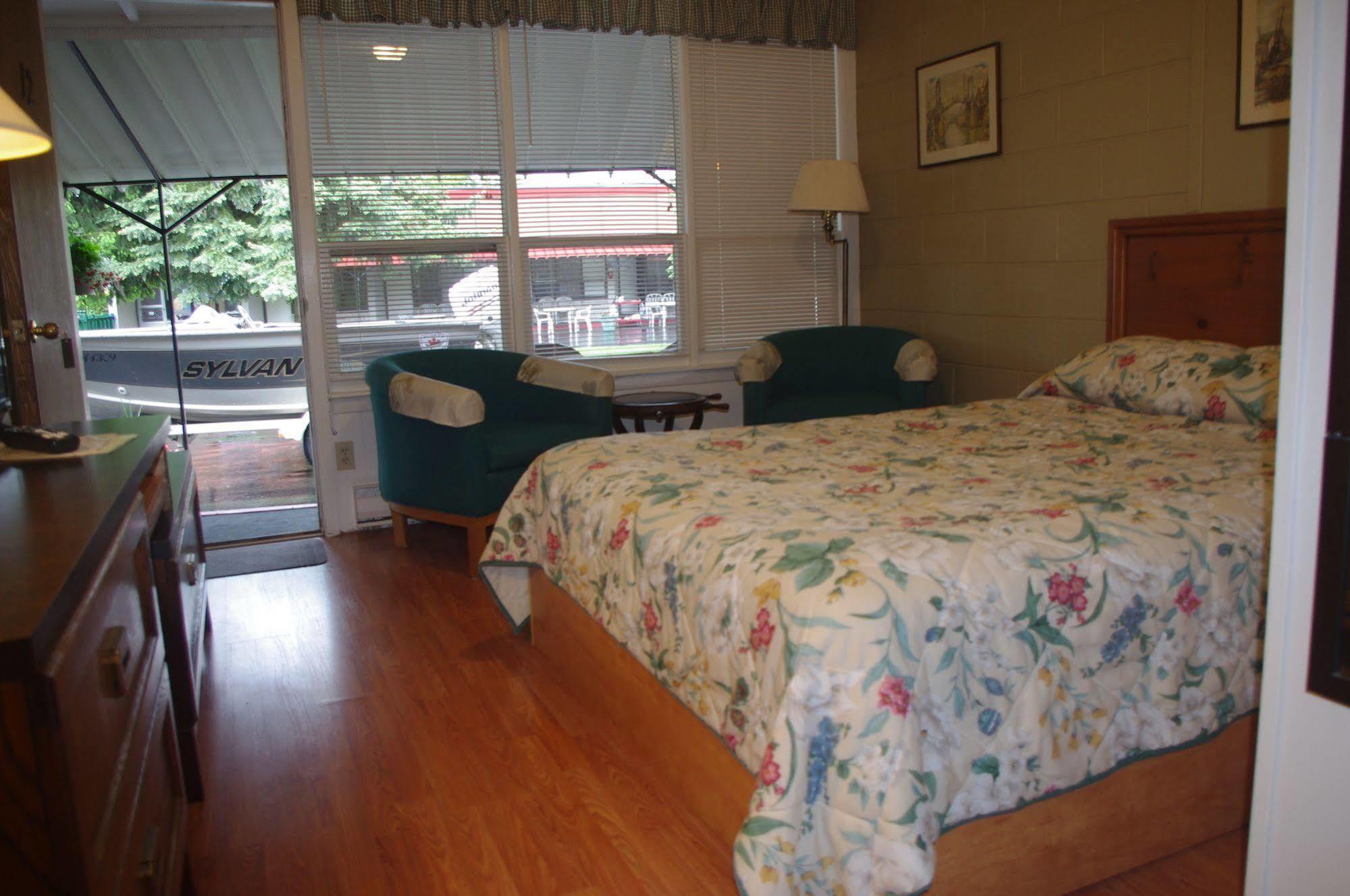 Capricorn Motel Royale 1000 Islands Lansdowne Luaran gambar
